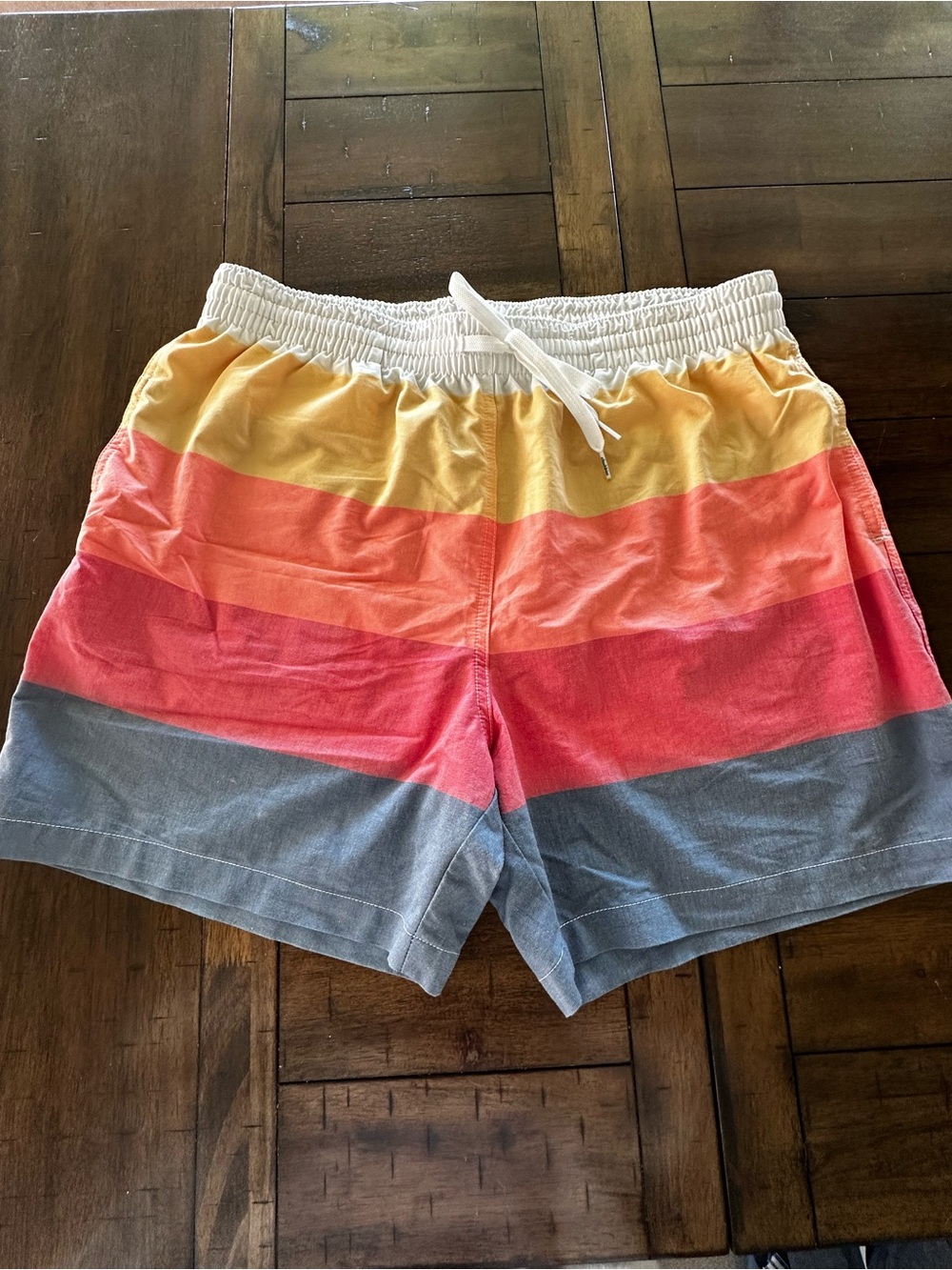 chubbies The Holden Hours 5.5” Striped Classic Swim Shorts